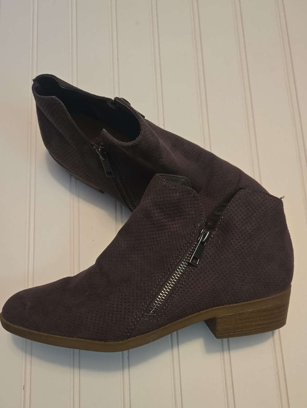 [5x$20] Universal Thread Women Zip Ankle Booties / Size 9